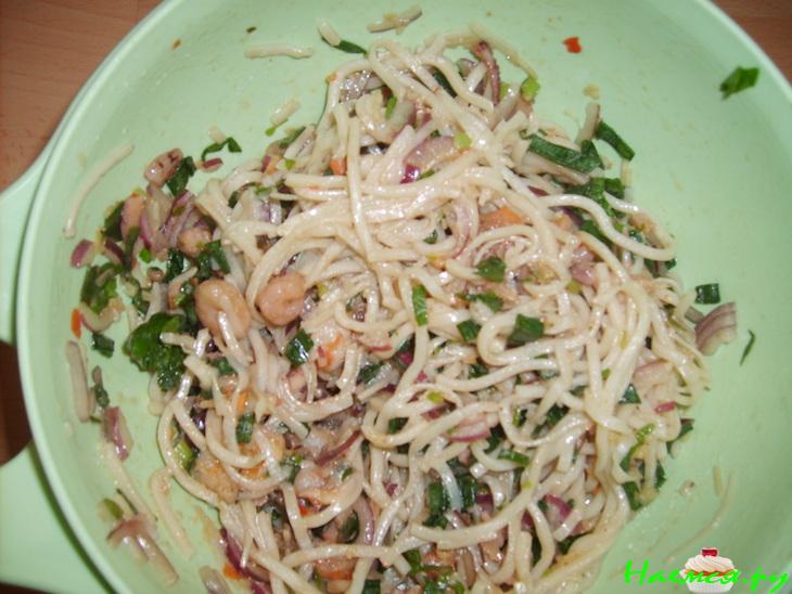 Помидоры фаршированные азиатским салатом