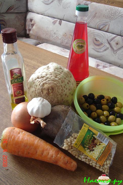 Овощной салат с сельдереем Овощной салат с сельдереем