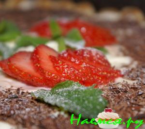 Бананово-клубничный торт