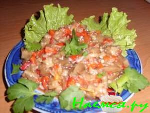 Баклажанная икра с перцем, луком и томатами