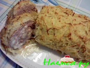 Рулет "Кордон блю" из фарша, в картофельной шубке Рулет "Кордон блю" из фарша, в картофельной шубке