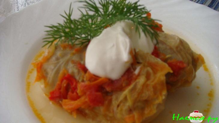 Голубцы с овощной подливкой