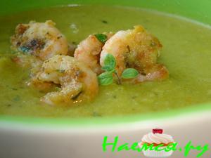 Суп из зеленого горошка с креветками