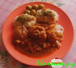 Курица в соусе "По-нашему" с фасолью