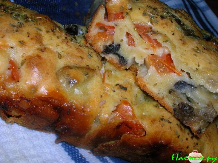 Закусочный кекс с баклажанами и помидорами