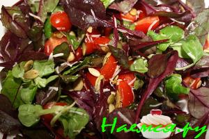 Салат с корном и пармезаном