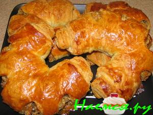 Ореховый рулет с изюмом и абрикосовым ждемом Ореховый рулет с изюмом и абрикосовым ждемом