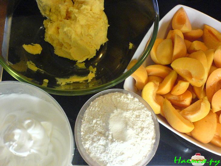 Пирог ванильный с абрикосами   