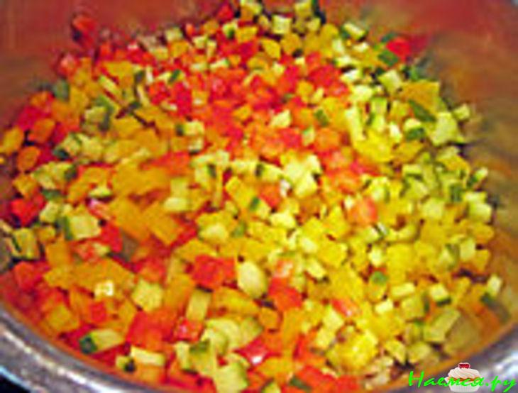 Башенки с фаршем, овощами и креветками