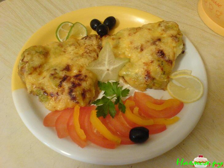 Сом с фруктами