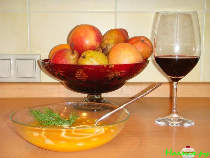 Суп из тыквы со сливками и тостерным хлебом