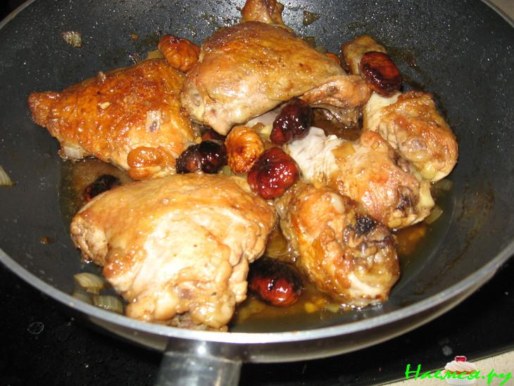 Курица с каштанами