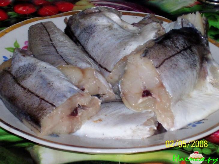 Рыба в томате с морковкой и луком