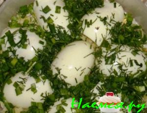 Салат с яйцами и птицей