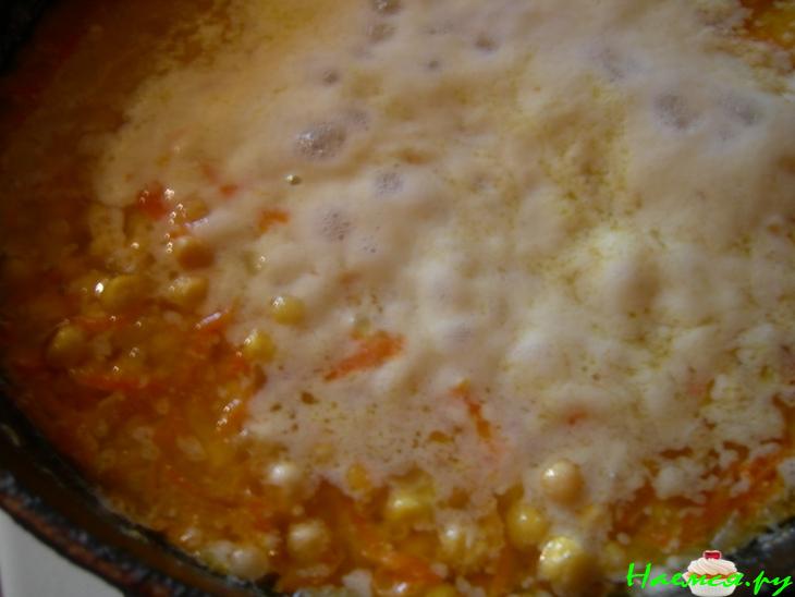 Суп гороховый с баварскими колбасками