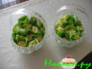 Салатные листья с сыром