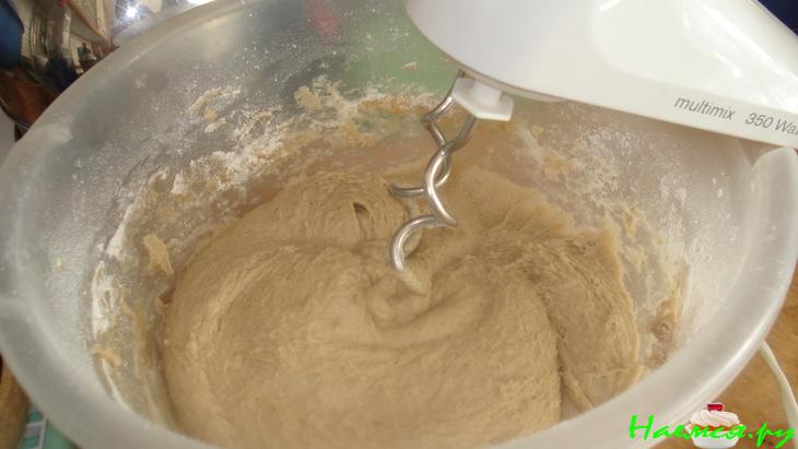 Рулет "Ореховый", ржаной и с глазурью Рулет "Ореховый", ржаной и с глазурью