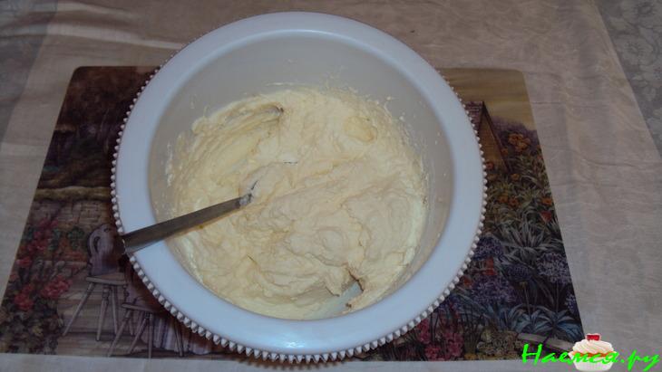 Сырно-луковый пирог с копченым салом и беконом