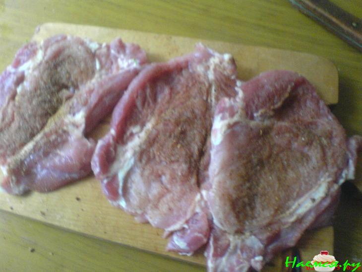 Свиная отбивная с картофельной корочке