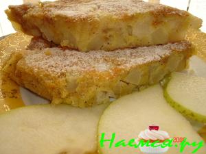 Шарлотка с грушами на топлёном молоке