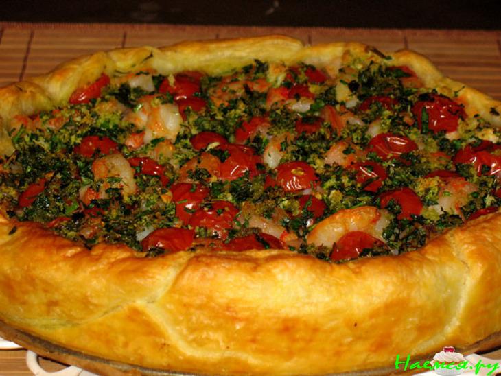 Тарт с креветками и помидорами черри