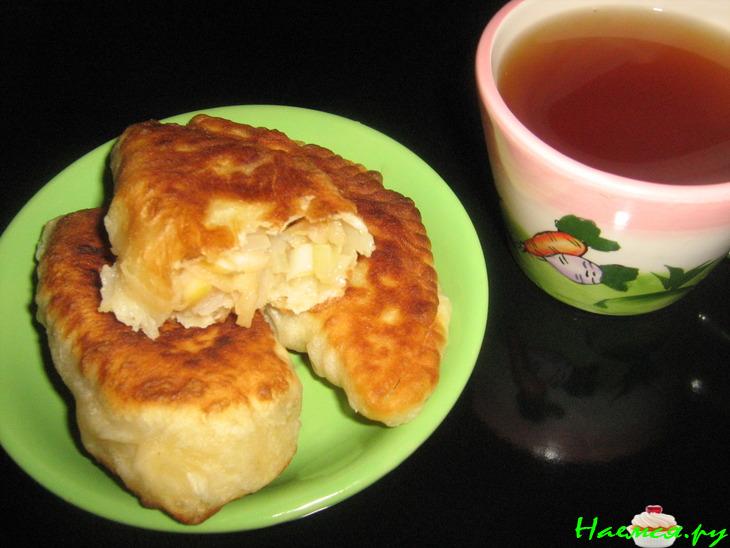 Постные пирожки с луком и...яблоками