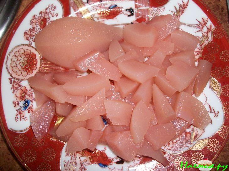 Корзиночки с маринованной грушей с желе