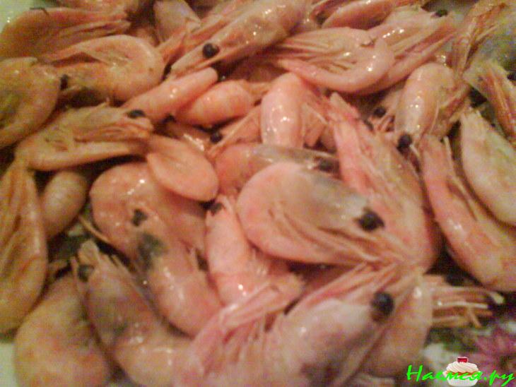 Пикантный салат из креветок и кукурузы Пикантный салат из креветок и кукурузы