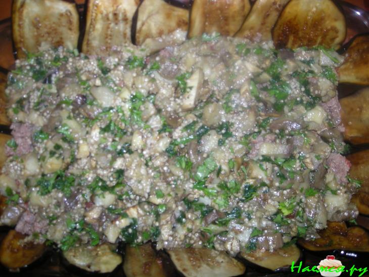 Мусака с фаршем и сыром