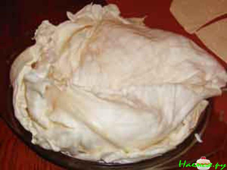 Сардельки шпигованные овощами в слоеном тесте