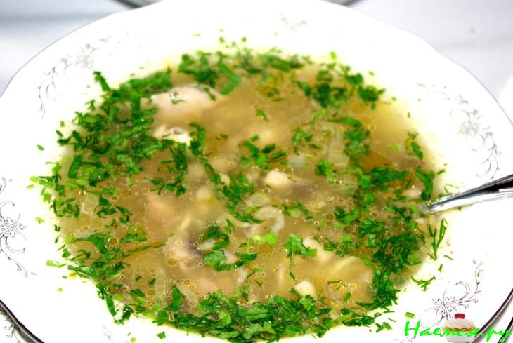 Куриный суп-лапша с потрохами, грудкой и грибами