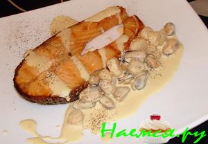 Лосось с горчичным соусом 