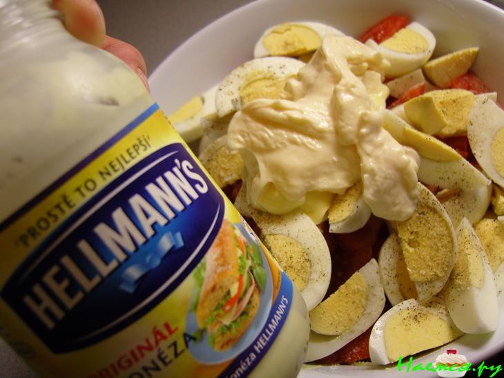 Салат с консервированной рыбой