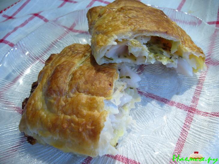 Филе пангасиуса с сыром бри, запеченное в слоеном тесте