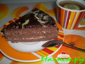 Торт 'Прага' со сливочным кремом в шоколадной глазури