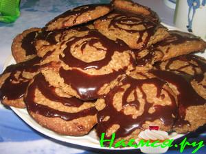 Печенье кофейное в шоколадной глазури