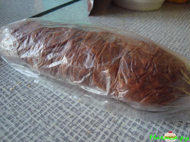 Сладкая колбаса с печеньем