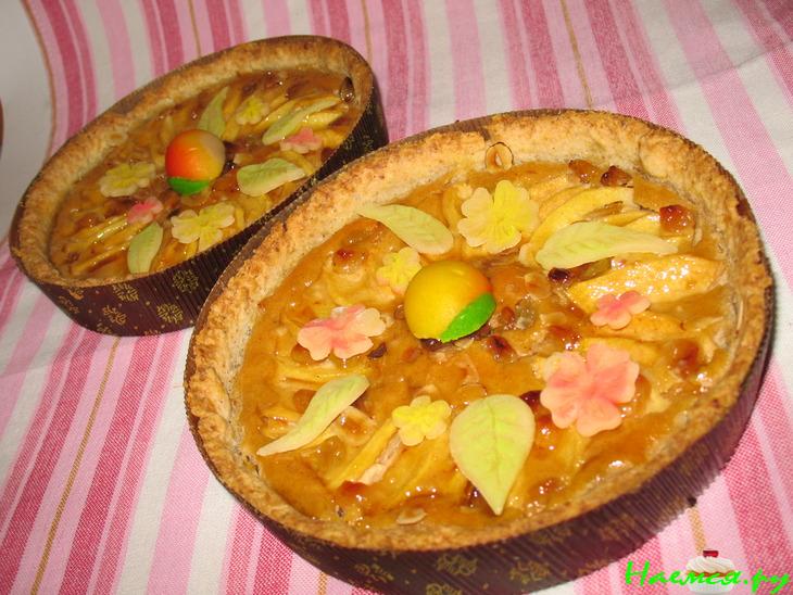 Айвовый пирог с марципаном