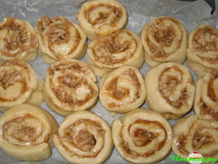Булочки с яблоком из быстрого теста Булочки с яблоком из быстрого теста