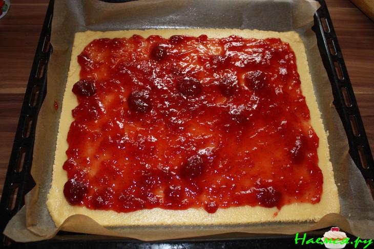 Пирог с вареньем и ванилью Пирог с вареньем и ванилью