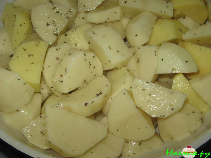 Маринованные рёбрышки запеченные с картошкой