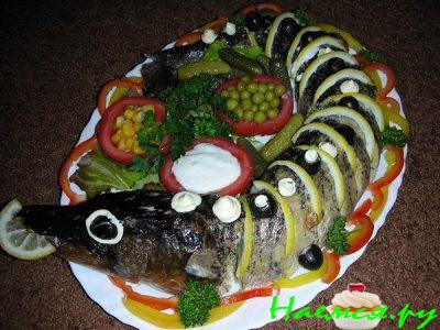 Запеченная фаршированная щука