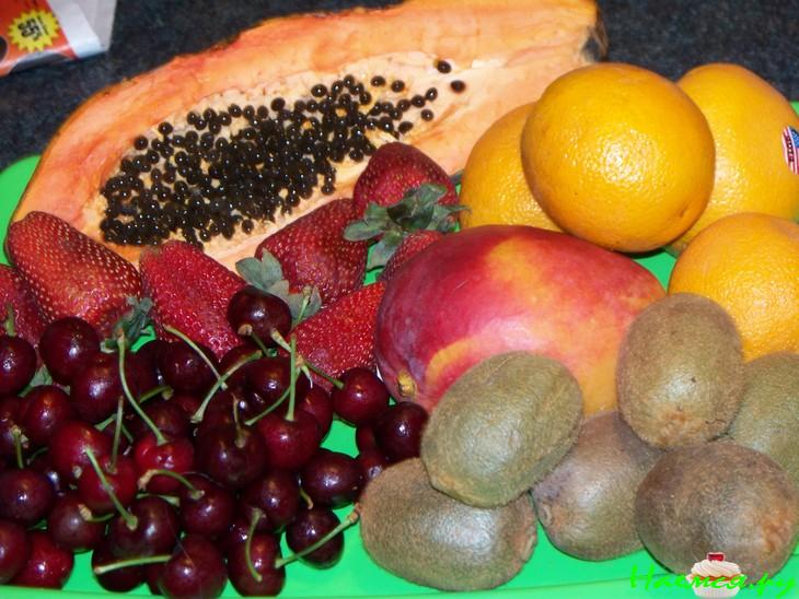 Творожно-фруктовый торт без выпечки