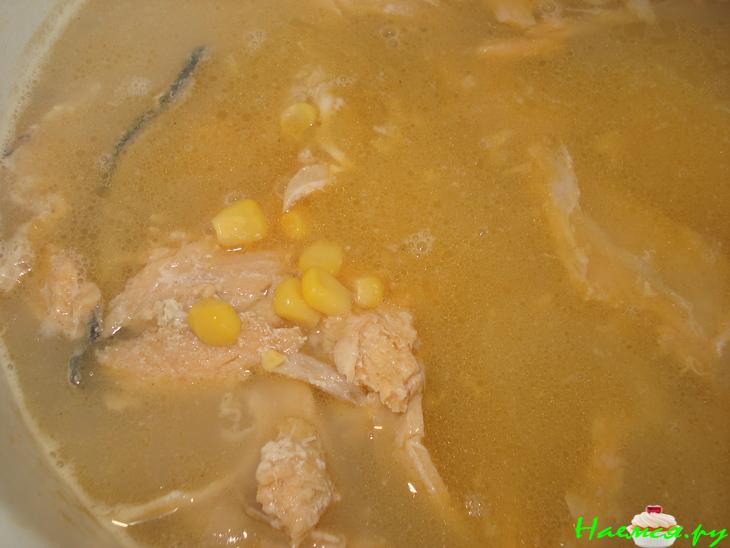 Похлебка из форели и кукурузы