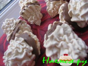 Безе с шоколадным кремом