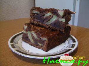 Пирог с яблоками с какао