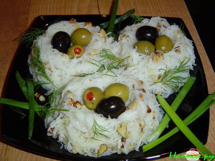 Гнезда из рисовой вермишели
