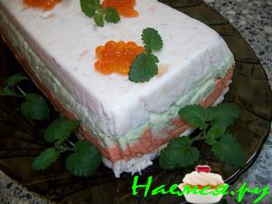 Легкий сырный мусс с креветками, авокадо и болгарским перцем