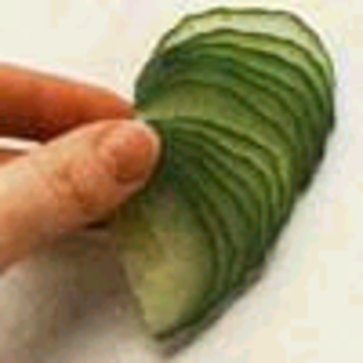 Бордюрчик из огурцов Бордюрчик из огурцов