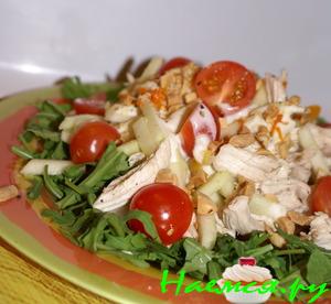 Салат из индейки с курагой и йогуртом